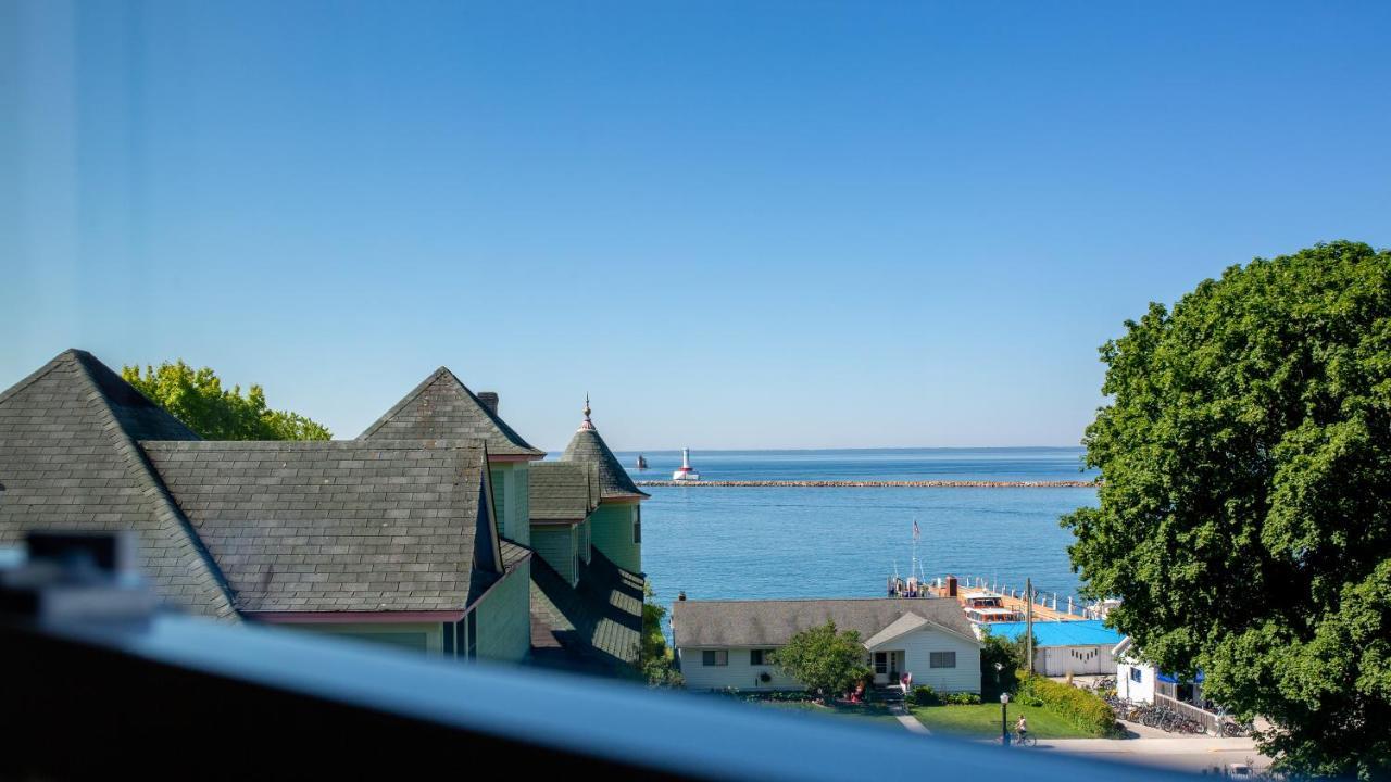 Pine Cottage Bed & Breakfast Mackinac Island Exterior photo
