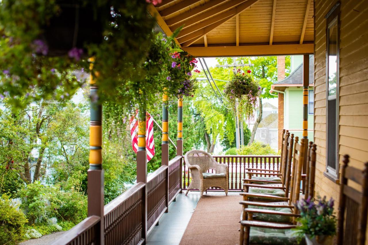 Pine Cottage Bed & Breakfast Mackinac Island Exterior photo