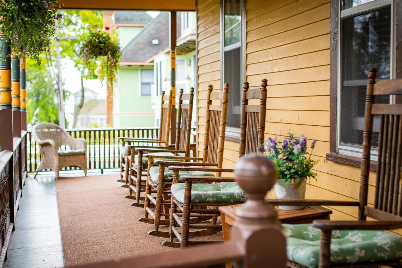 Pine Cottage Bed & Breakfast Mackinac Island Exterior photo