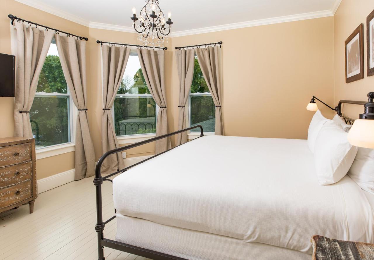 Pine Cottage Bed & Breakfast Mackinac Island Exterior photo