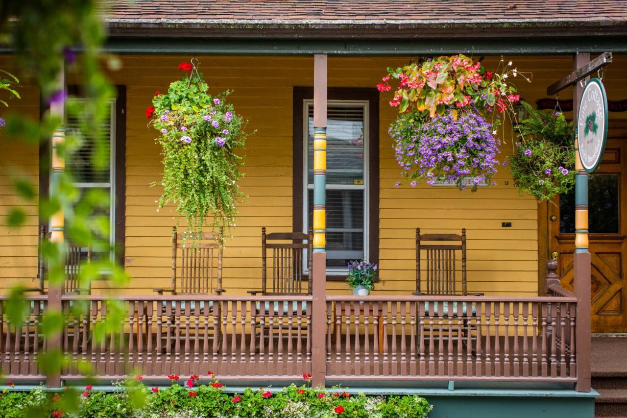 Pine Cottage Bed & Breakfast Mackinac Island Exterior photo